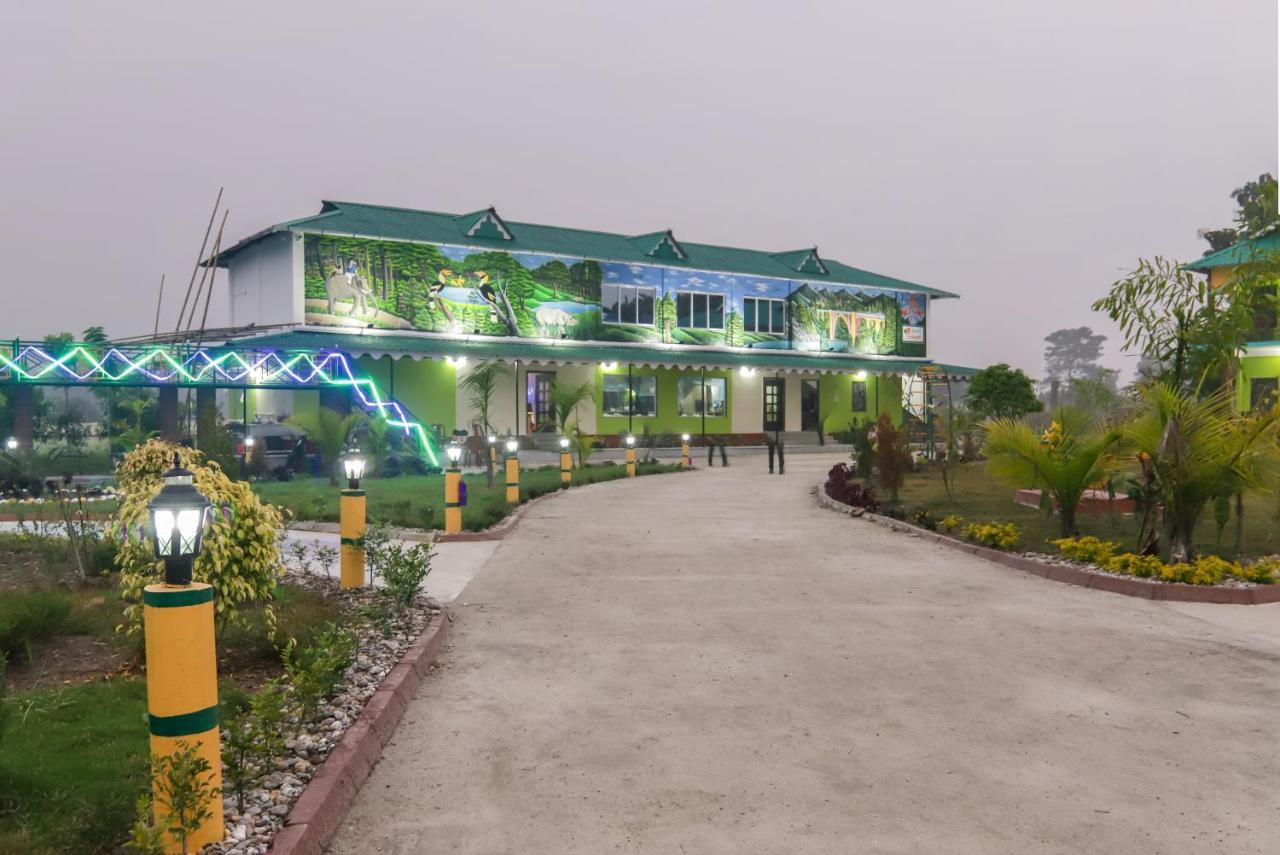 Resort Trimurti Chalsa Exterior photo